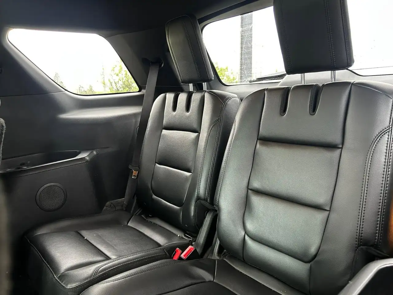 Ford Explorer photo Ford Explorer