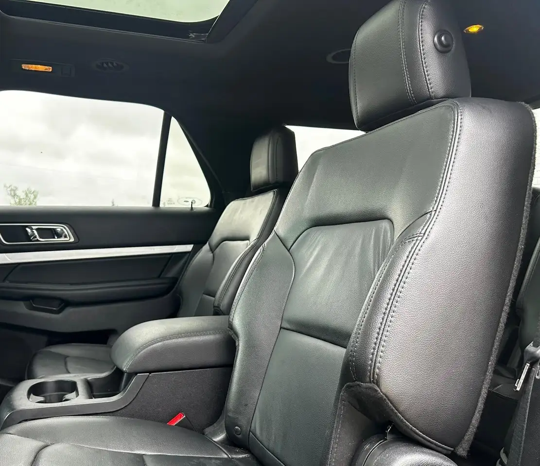 Ford Explorer photo Ford Explorer