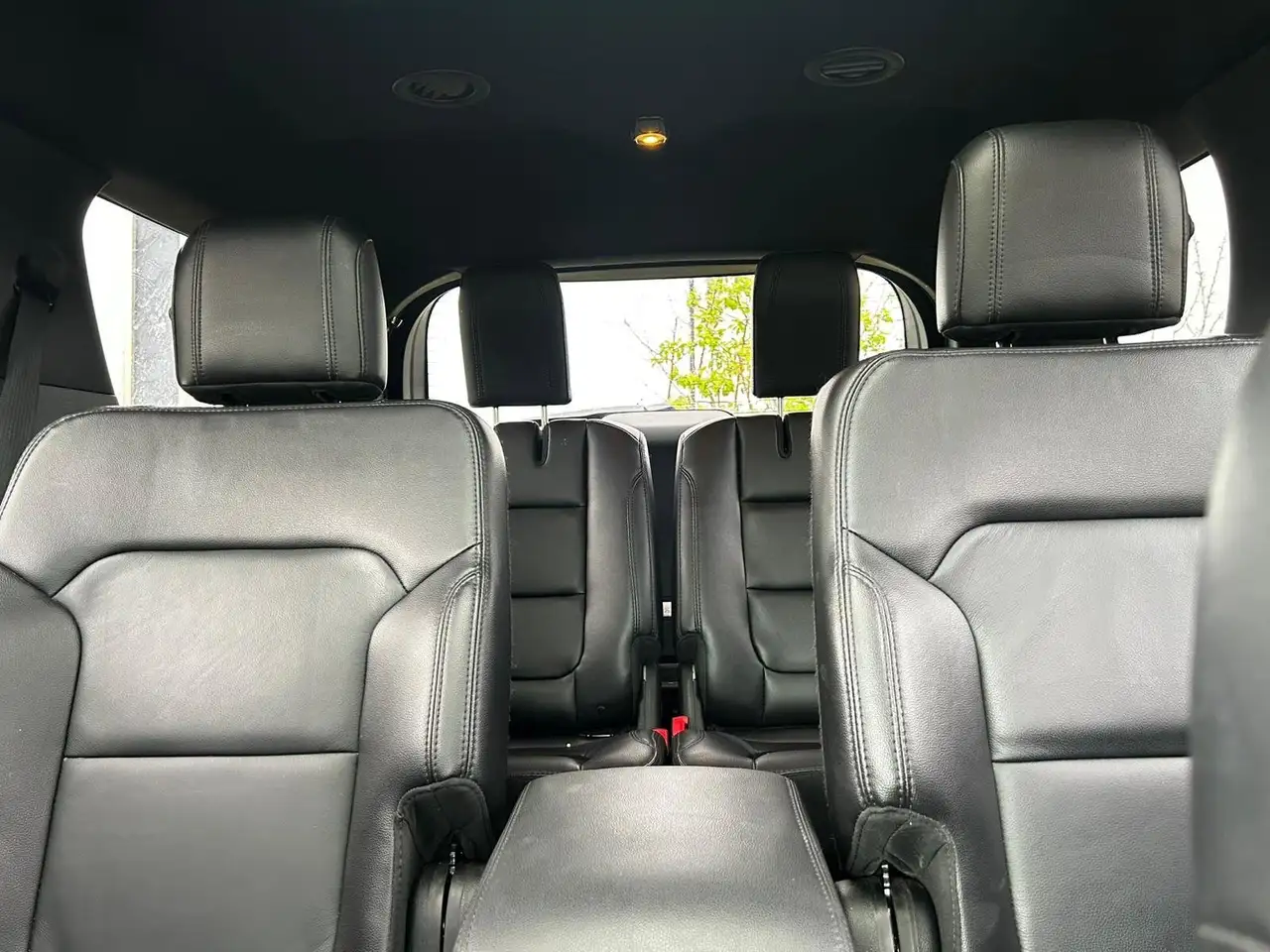 Ford Explorer photo Ford Explorer