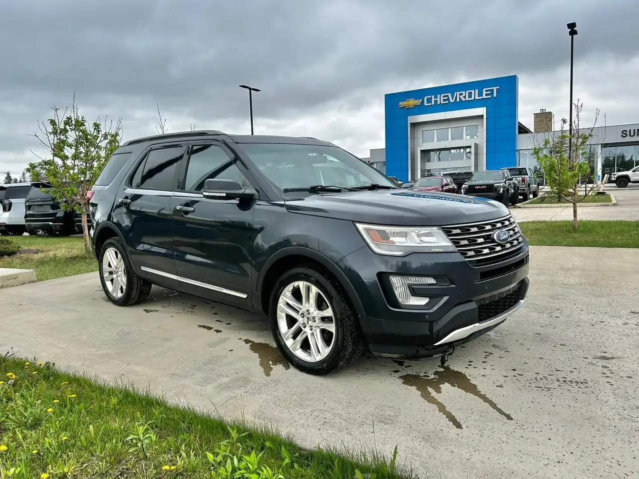 Ford Explorer photo Ford Explorer