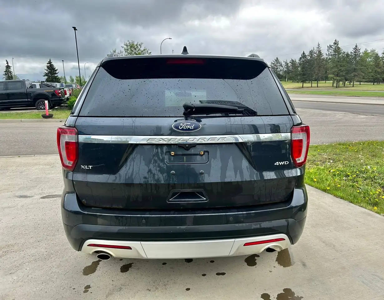 Ford Explorer photo Ford Explorer