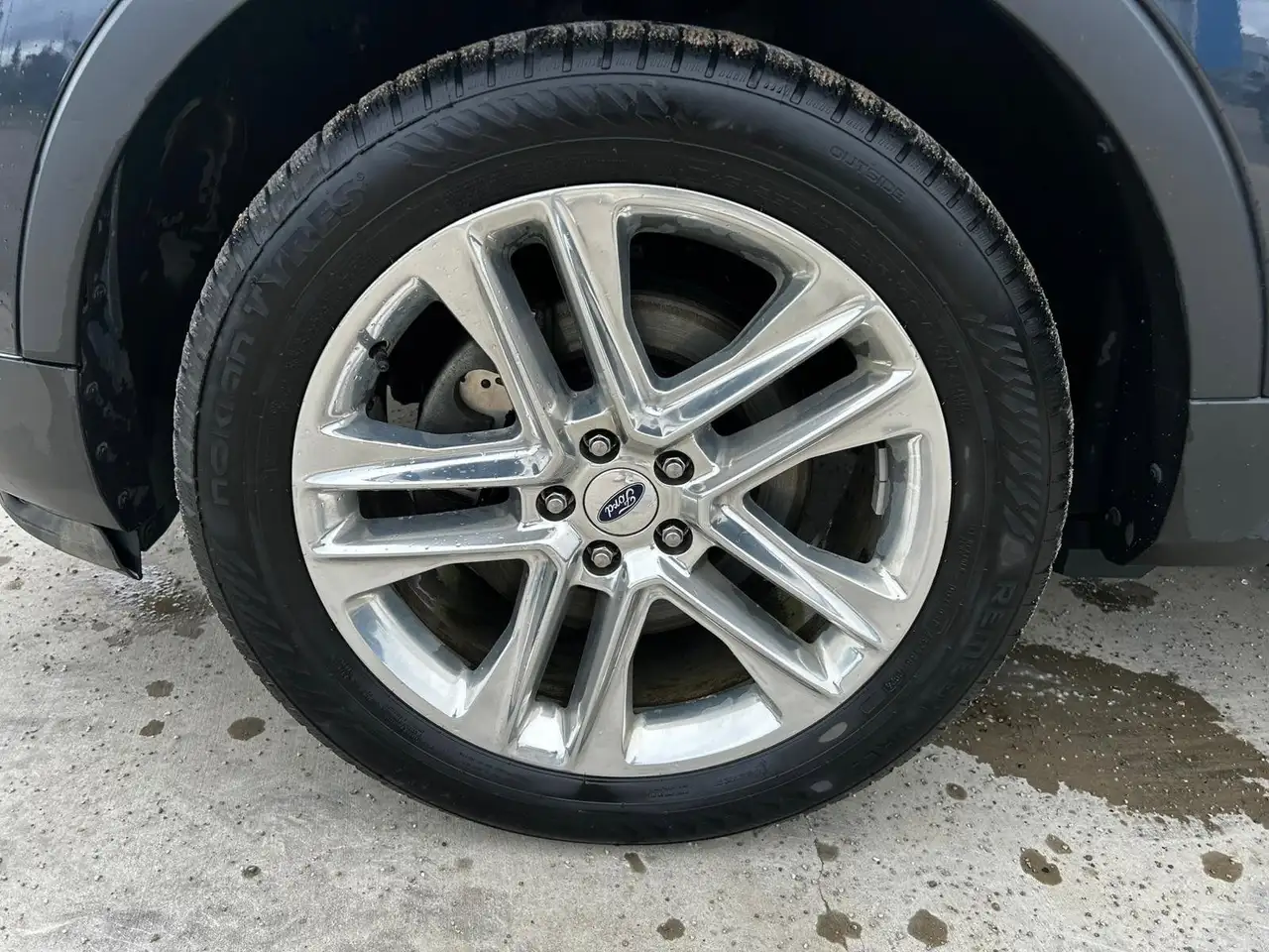 Ford Explorer photo Ford Explorer