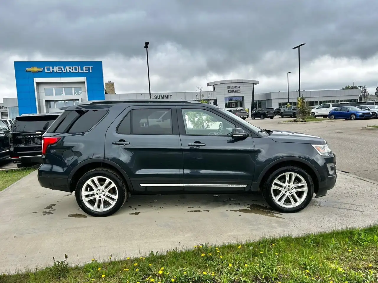 Ford Explorer photo Ford Explorer
