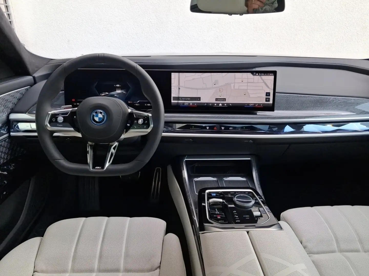 BMW i7 xDrive60 M Sportpaket LED Navi Pano B&W Grijs - 2