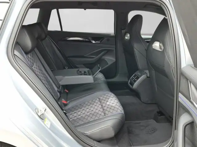 Volkswagen Passat view 6