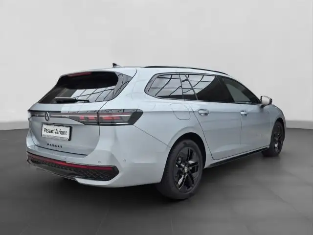 Volkswagen Passat view 3