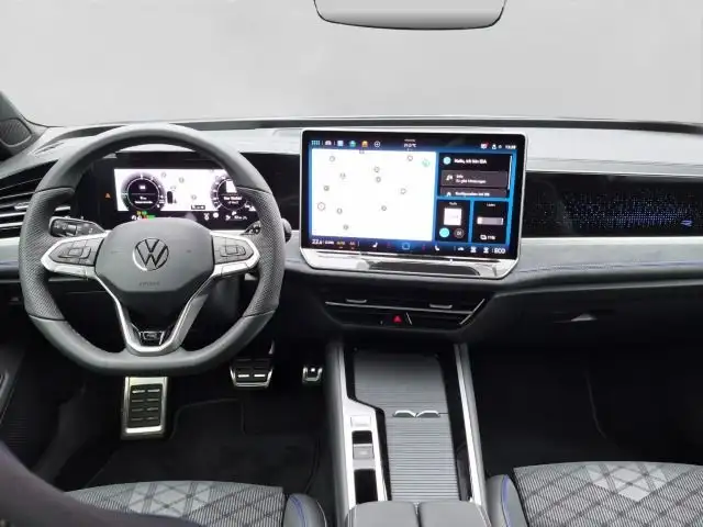 Volkswagen Passat view 5