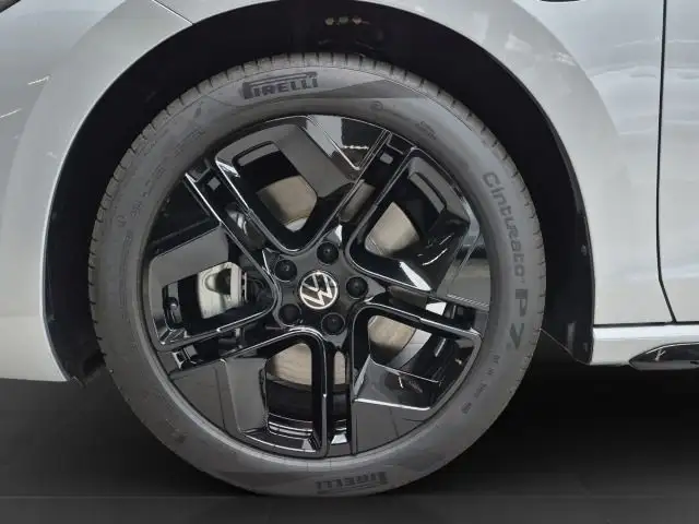 Volkswagen Passat view 7