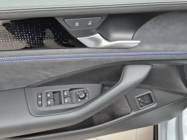 Volkswagen Passat view 8