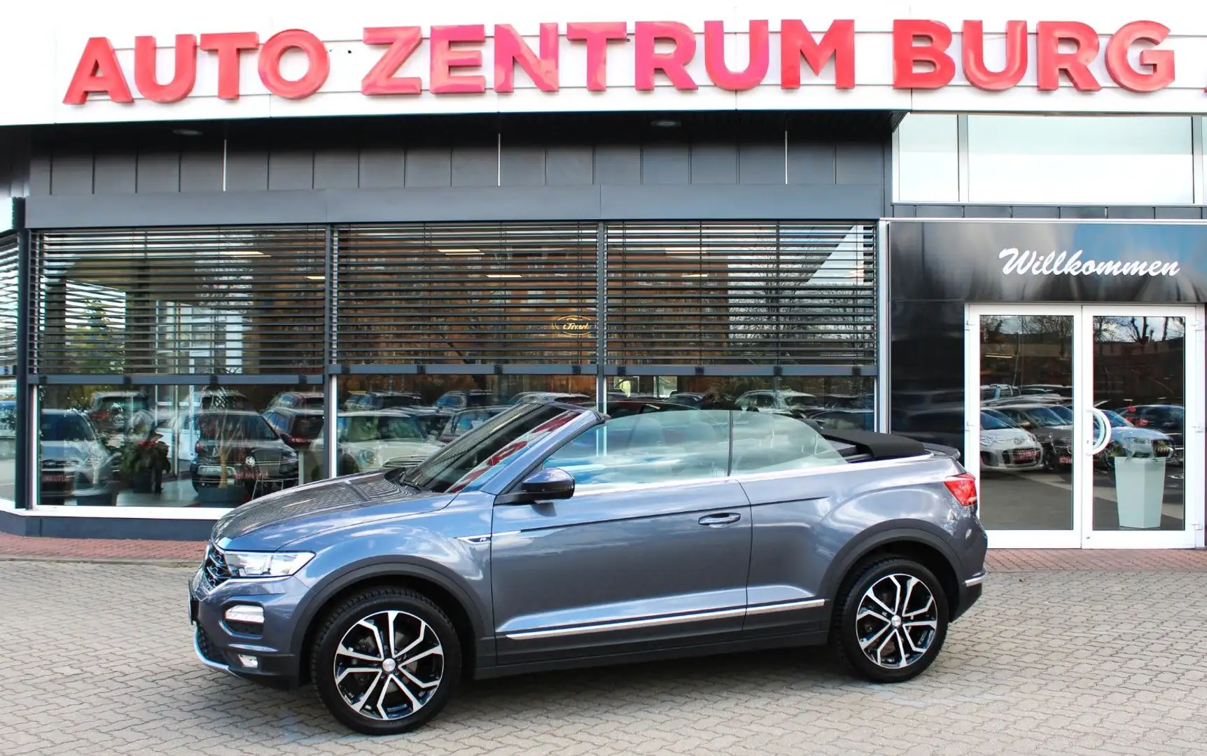 Volkswagen T-Roc Cabriolet 1.5l Style R-Line Navi PDC SHZ Grau - 1