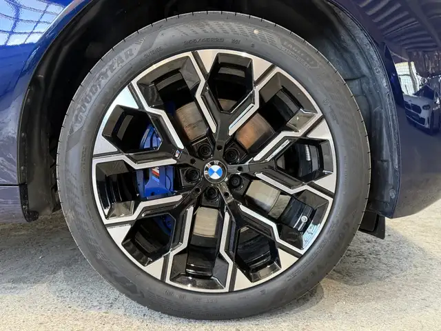 BMW X3 view 12