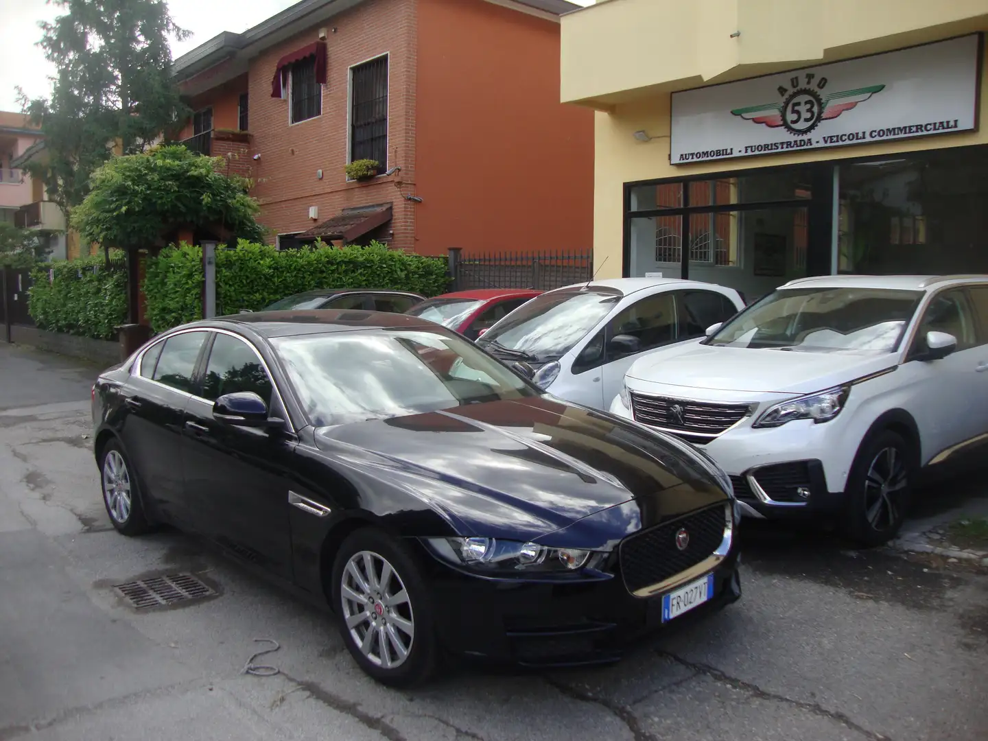 Jaguar XE 2.0d i4 Prestige 180cv auto euro 6 d-temp Noir - 2