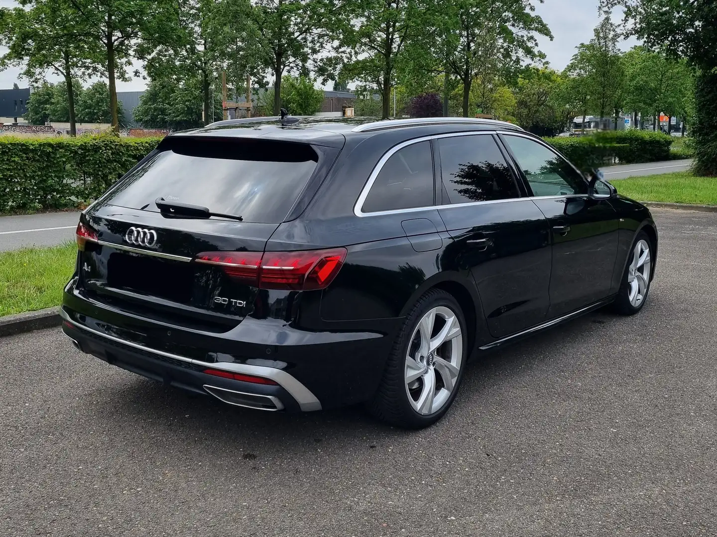 Audi A4 Avant 30 TDi S line tronic - 2