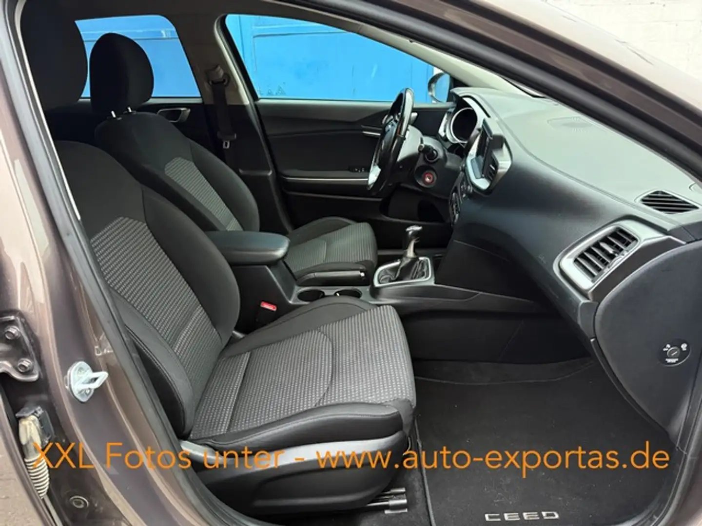 Kia Ceed / cee'd 1.4 T-GDI 103 kW Vision Limou. Klima,SitzH. Brun - 2