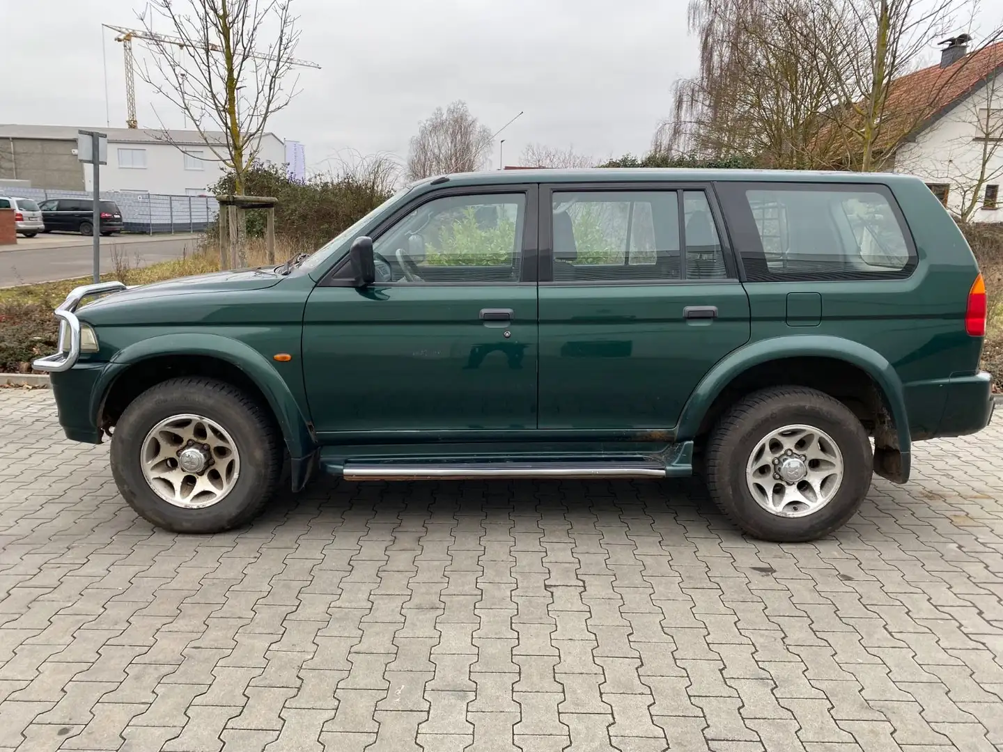 Mitsubishi Pajero 3,0 I V6 GLS Grün - 1
