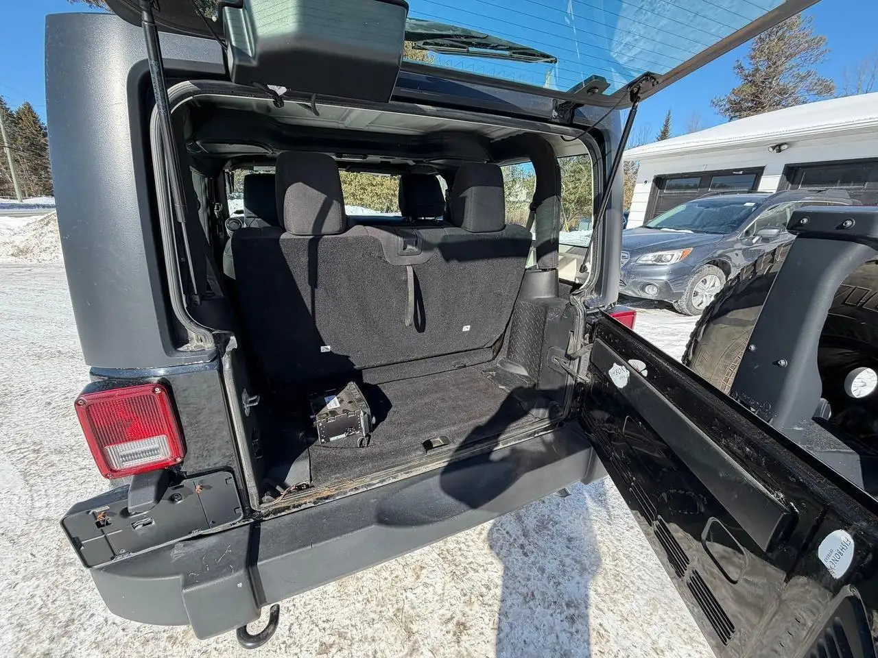 Jeep Wrangler снимка Jeep Wrangler