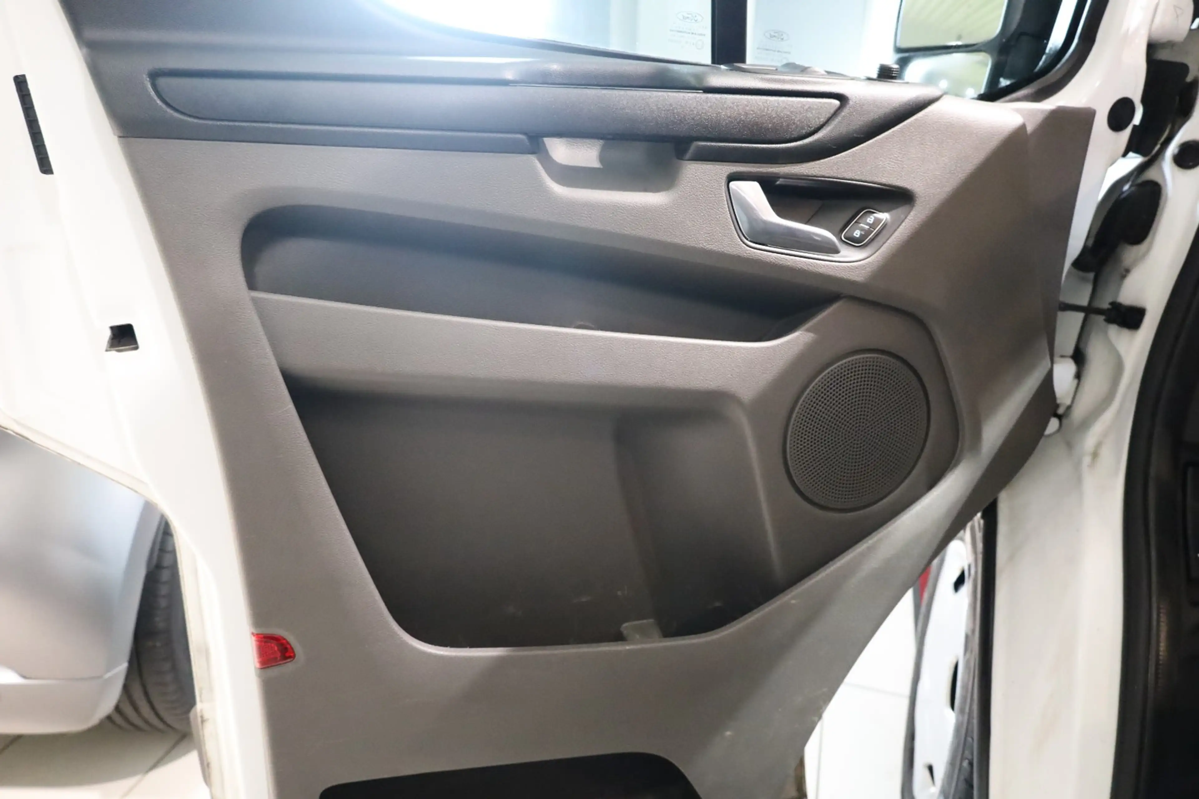 Ford Tourneo Custom Transit Custom Kasten 320 L1H1 Trend — photo 11