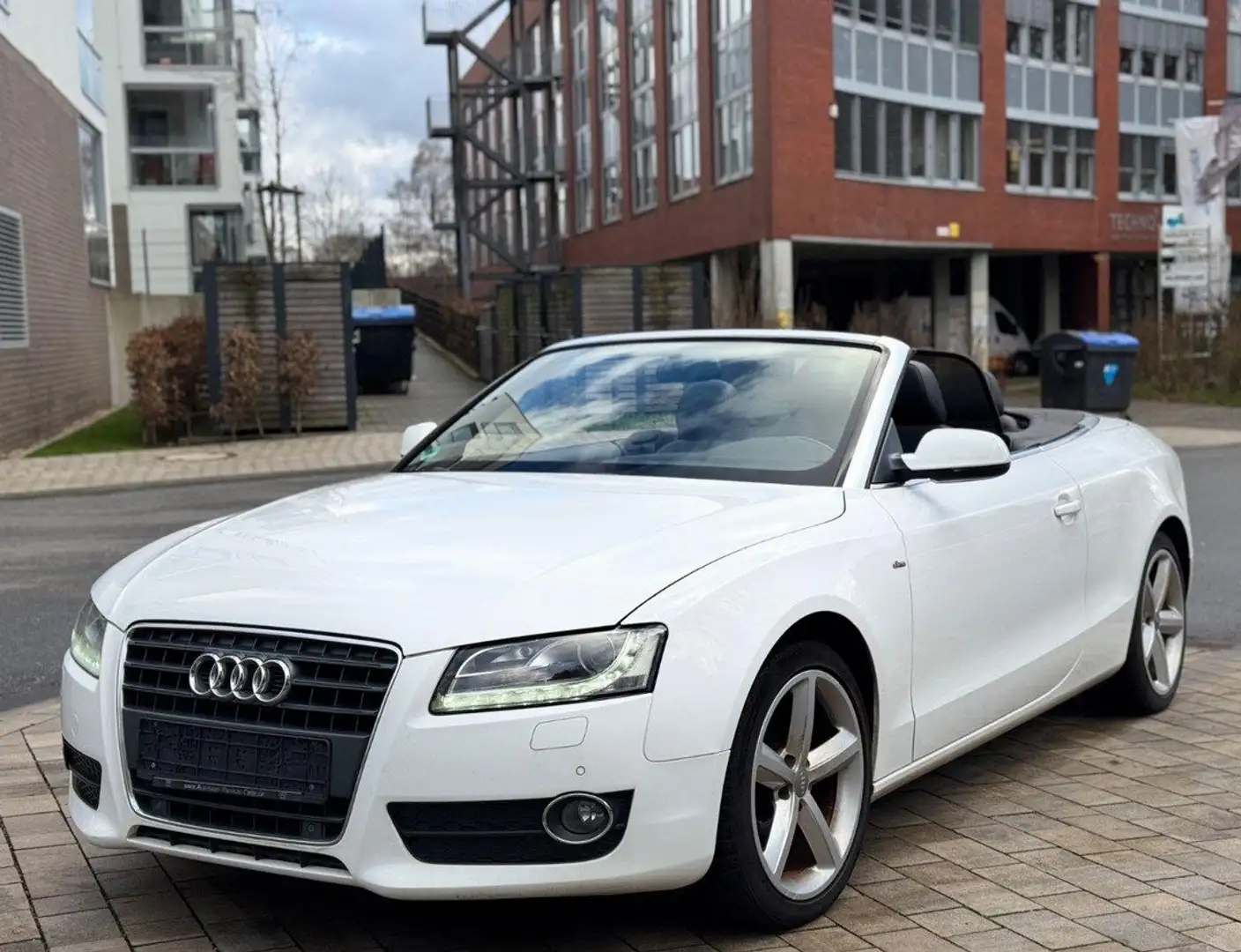 Audi A5 Cabrio 1.8 TFSI Weiß - 1