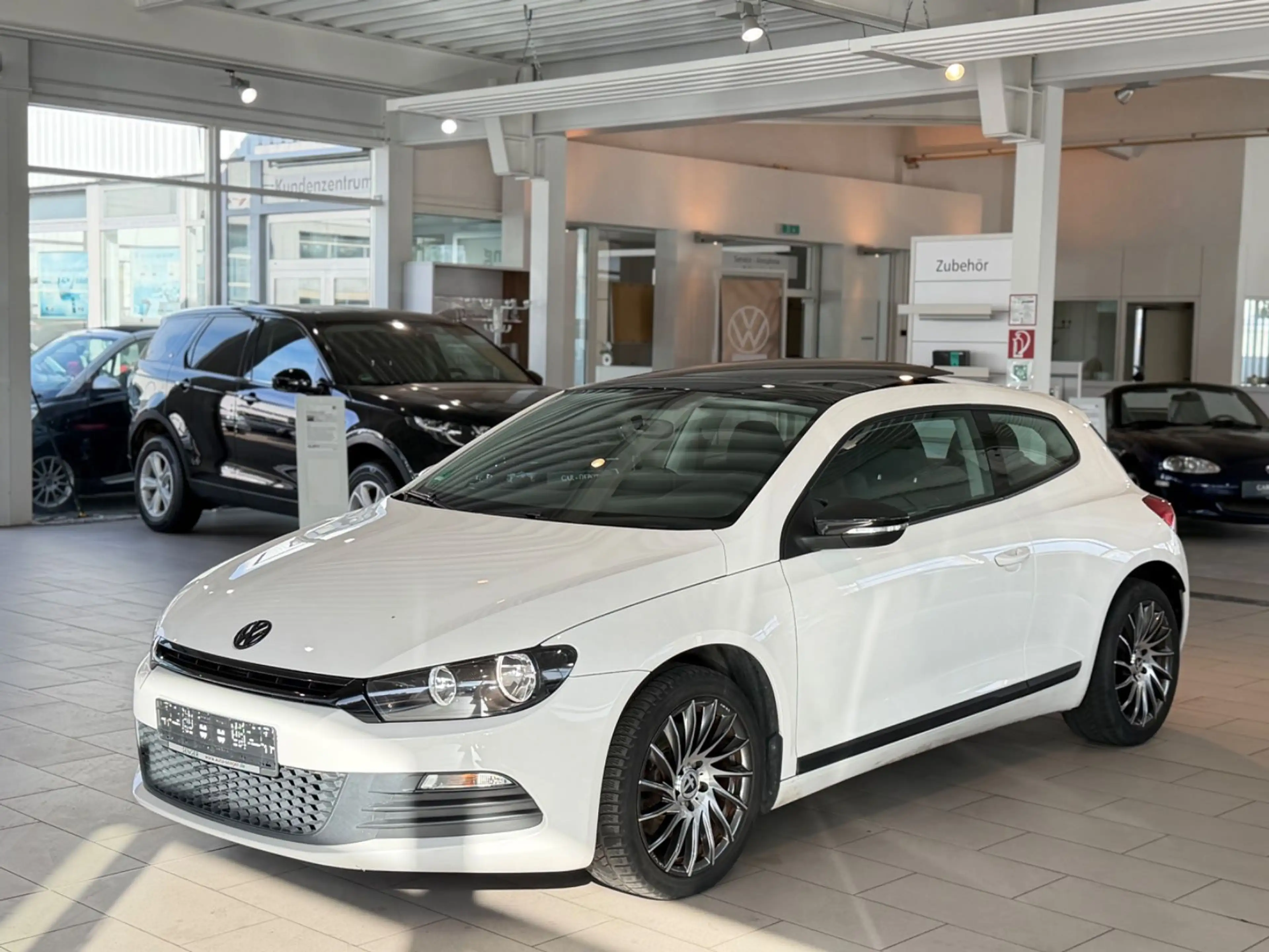 Volkswagen Scirocco 1.4 TSI 118 kW*KLIMAAUT.*PANO*PDC*SPORT