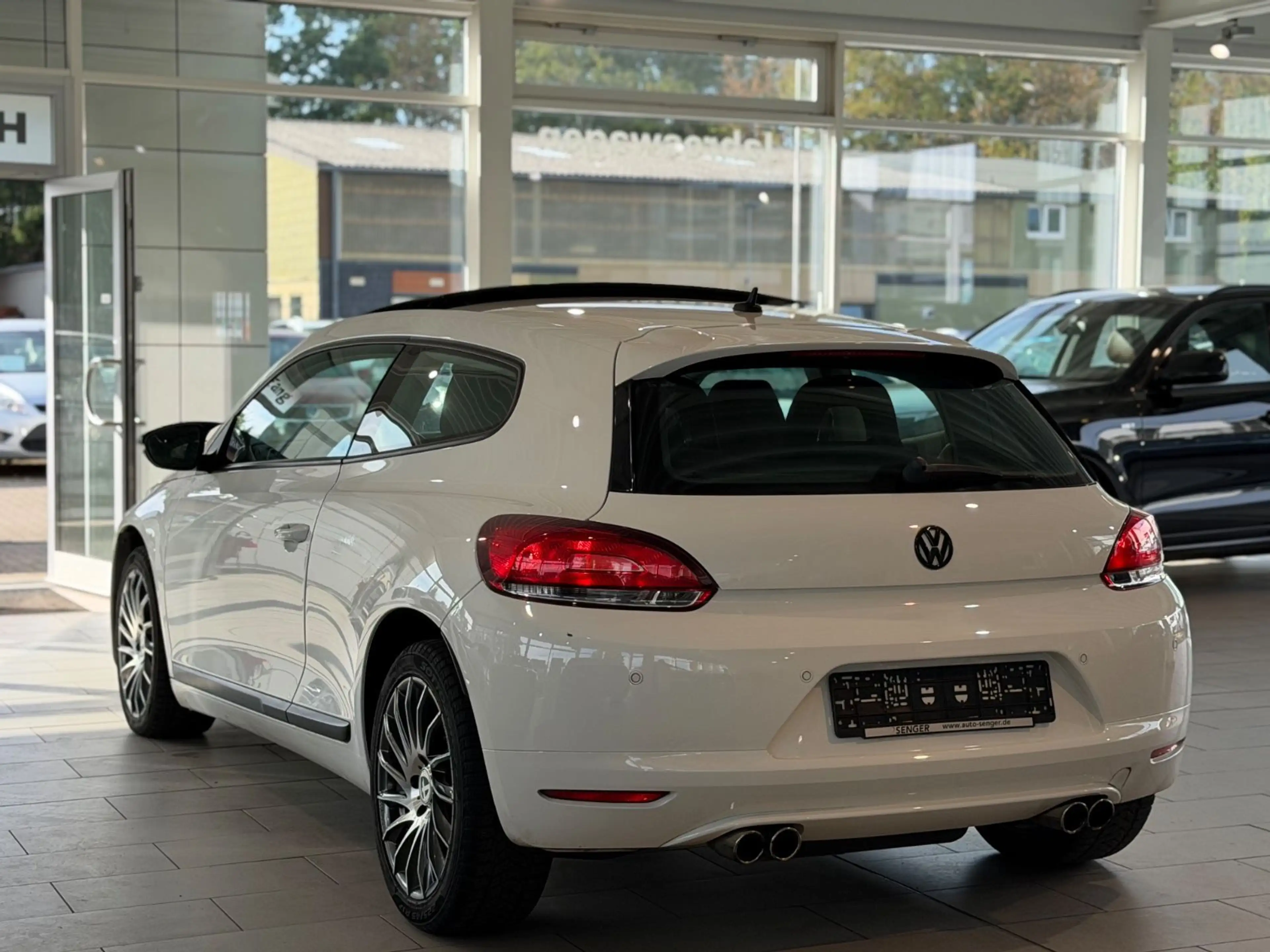 Volkswagen Scirocco 1.4 TSI 118 kW*KLIMAAUT.*PANO*PDC*SPORT — photo 4