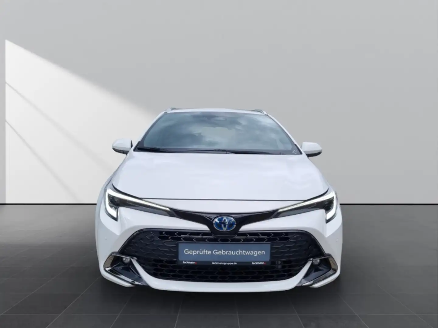 Toyota Corolla TS 1.8 Hybrid Team D *Navi*Technikpaket* Weiß - 2
