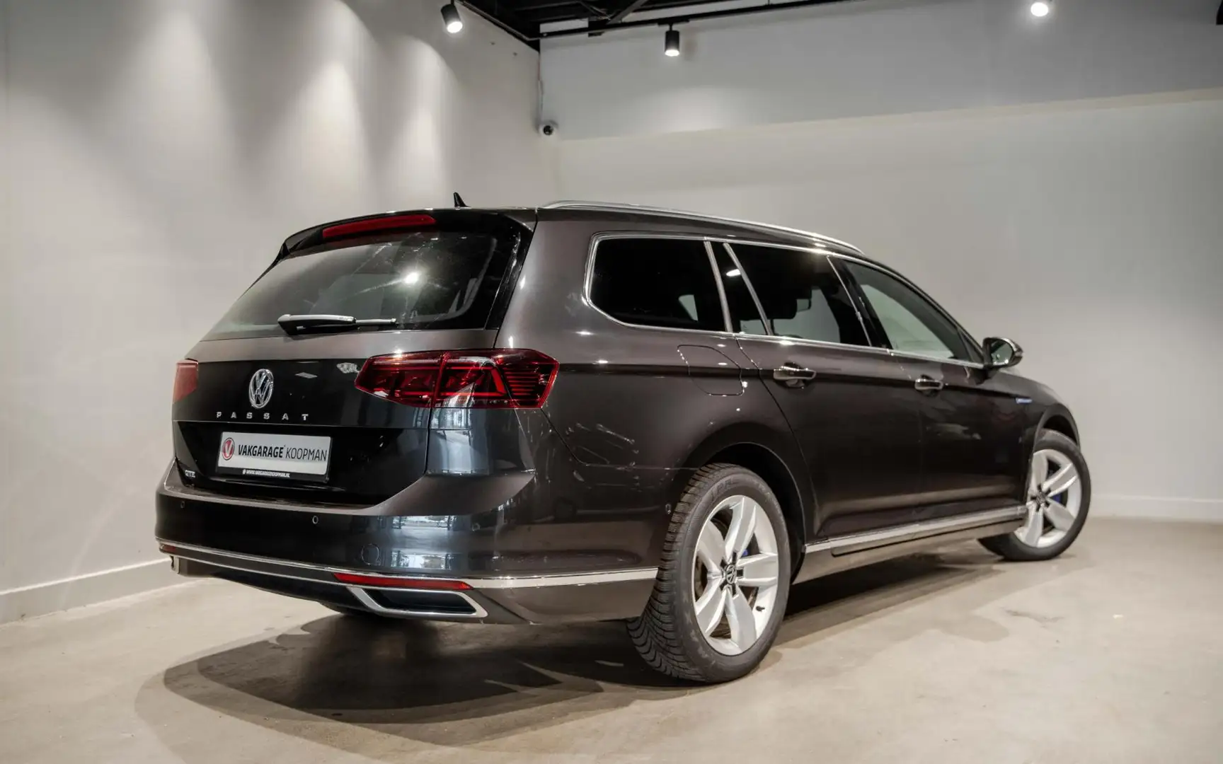 Volkswagen Passat Variant 1.4 TSI PHEV GTE Business Gris - 2