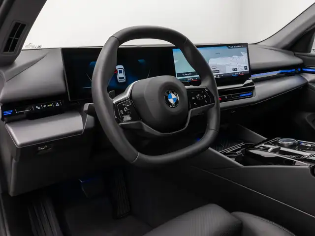 BMW 5 Series view 20