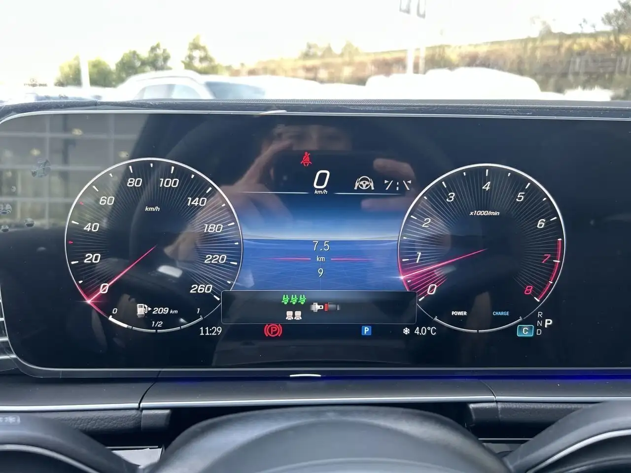 Mercedes-Benz GLS снимка Mercedes-Benz GLS