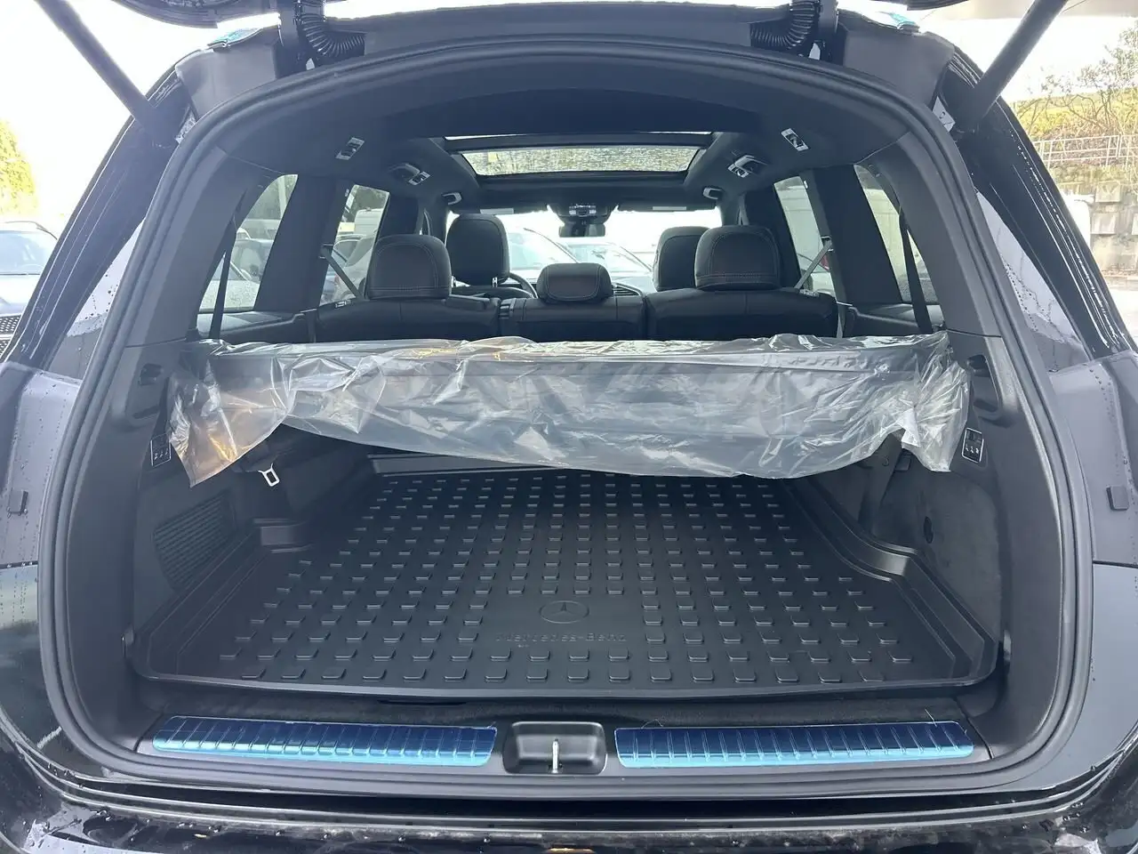 Mercedes-Benz GLS снимка Mercedes-Benz GLS