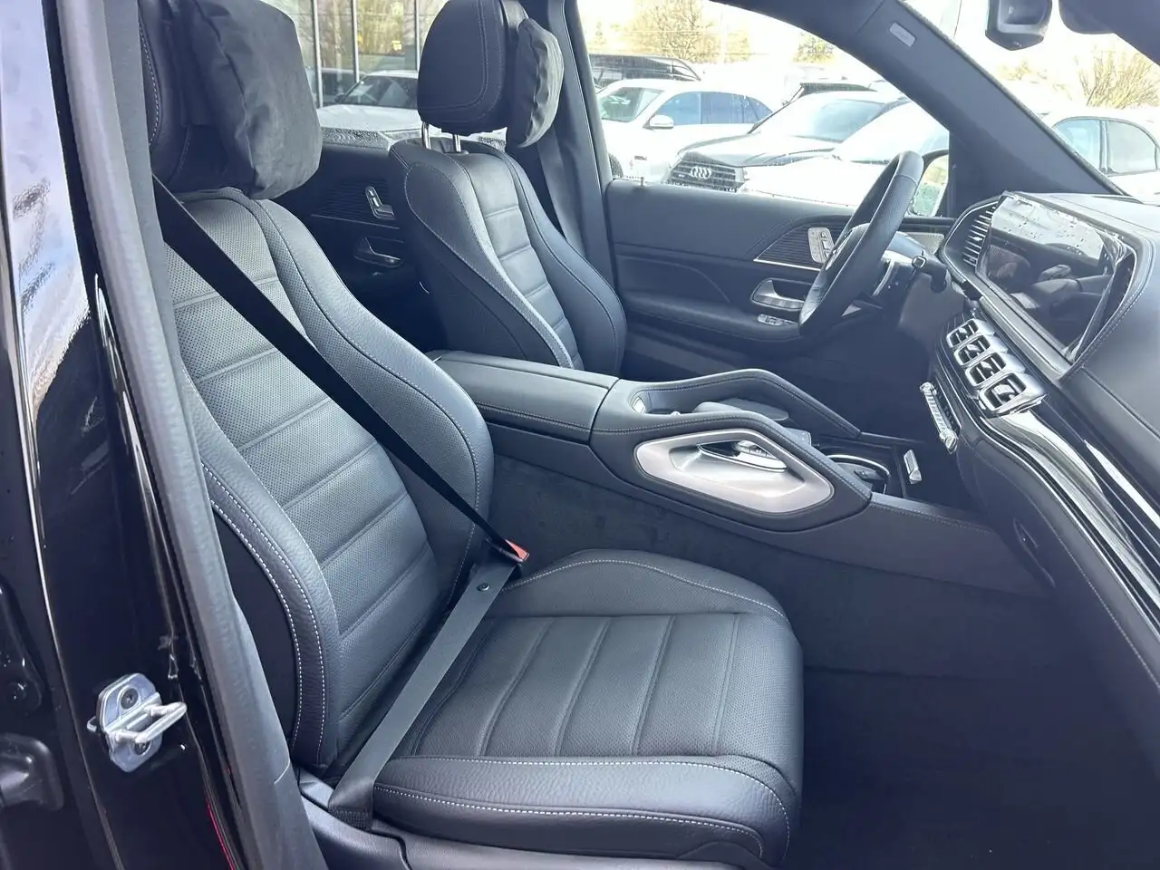 Mercedes-Benz GLS снимка Mercedes-Benz GLS