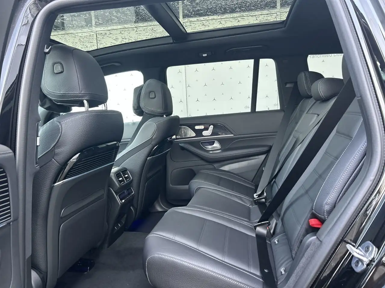Mercedes-Benz GLS снимка Mercedes-Benz GLS