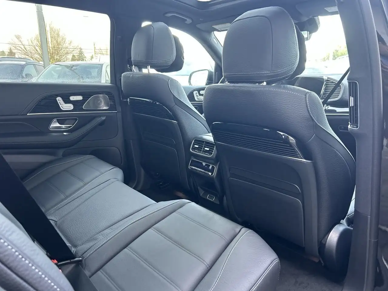Mercedes-Benz GLS снимка Mercedes-Benz GLS