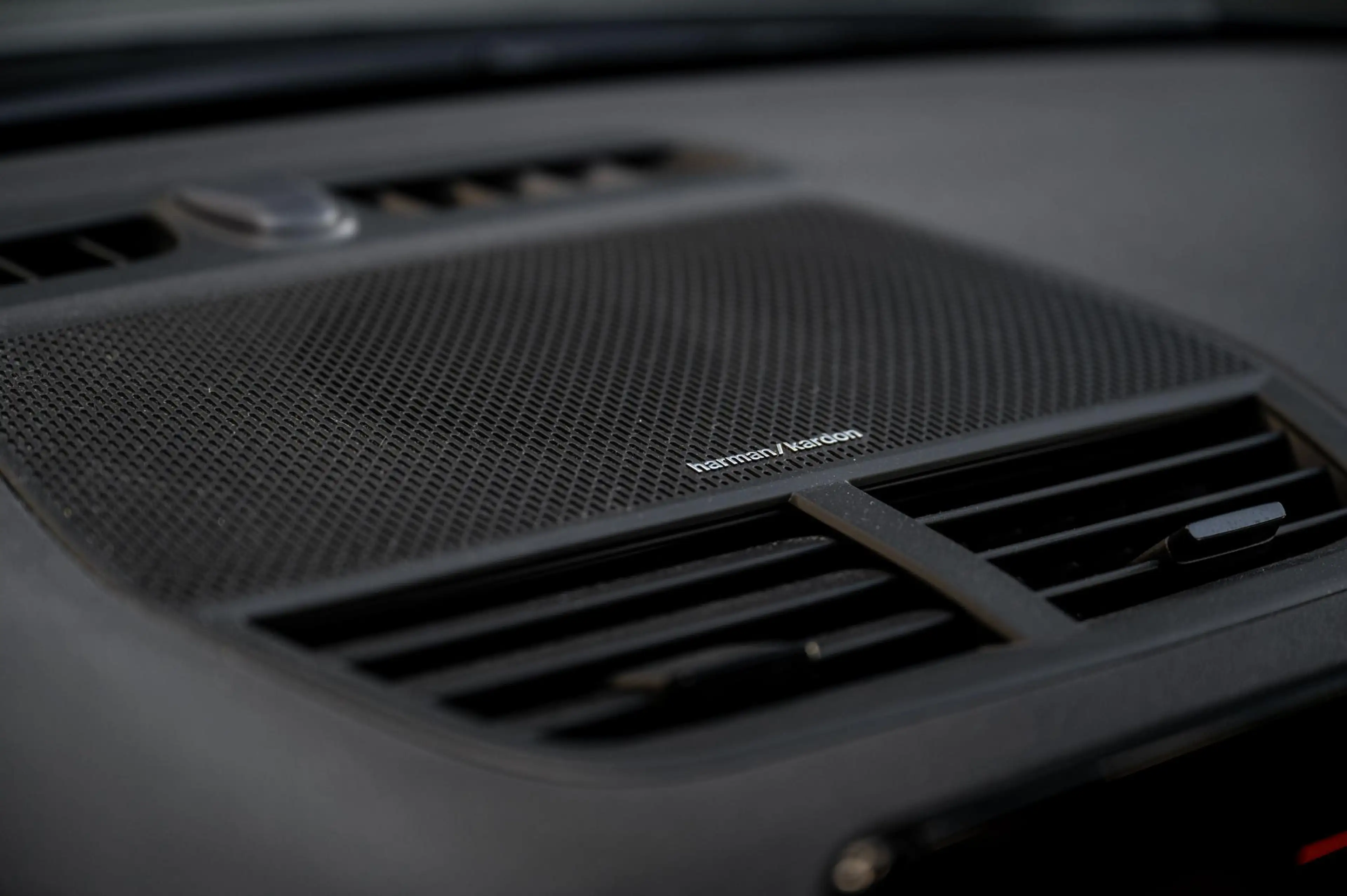 Polestar 2 Long Range Dual Motor Launch Edition 78kWh — photo 11