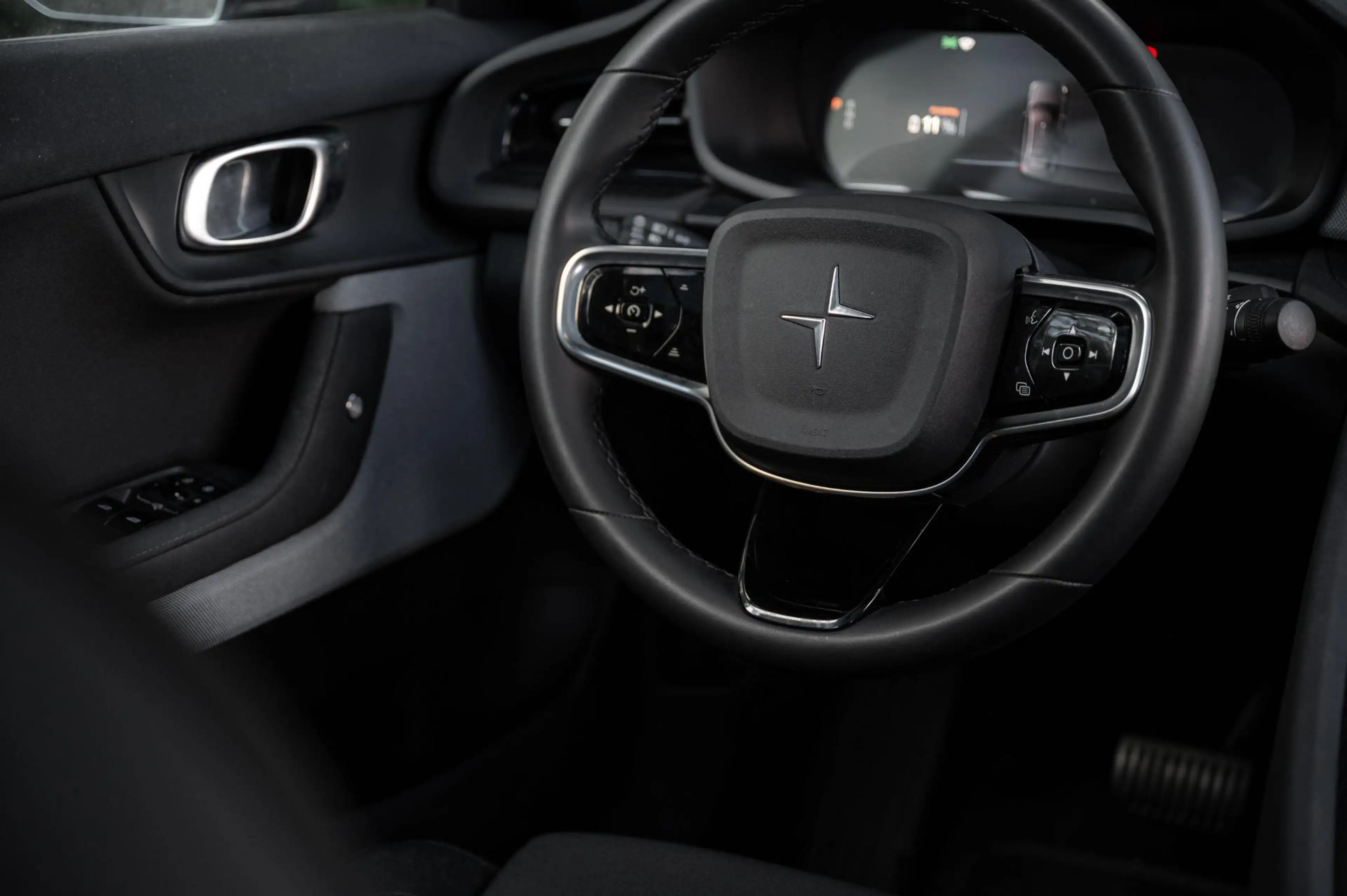 Polestar 2 Long Range Dual Motor Launch Edition 78kWh — photo 9