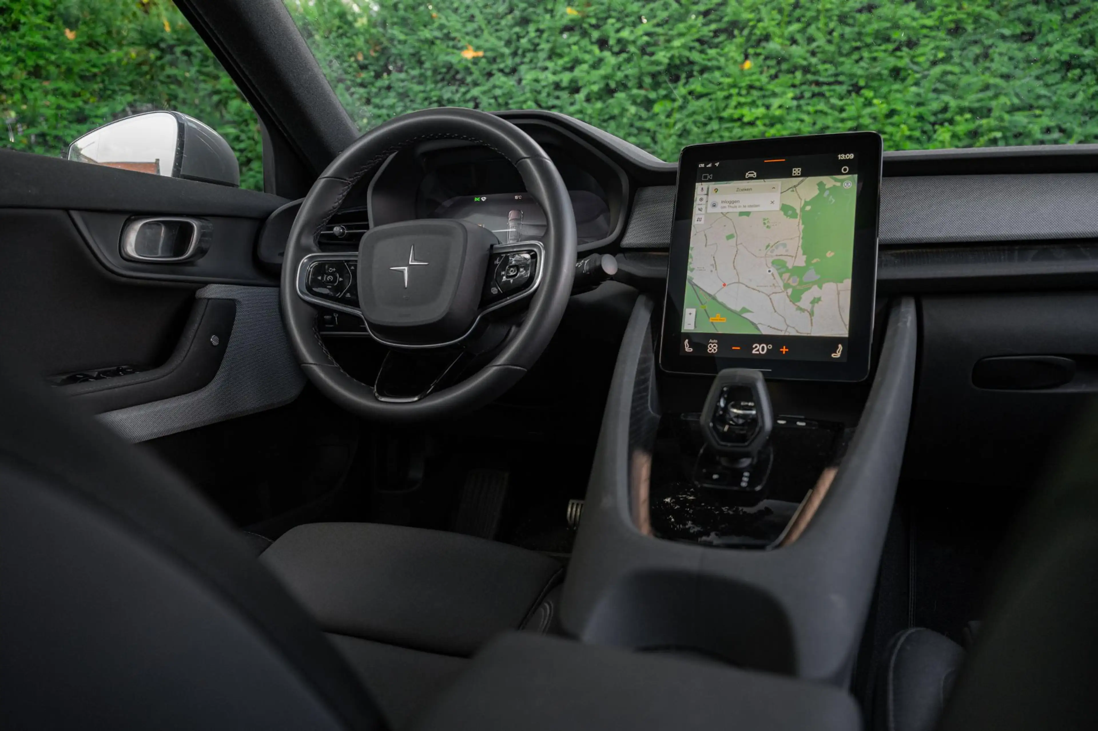 Polestar 2 Long Range Dual Motor Launch Edition 78kWh — photo 8
