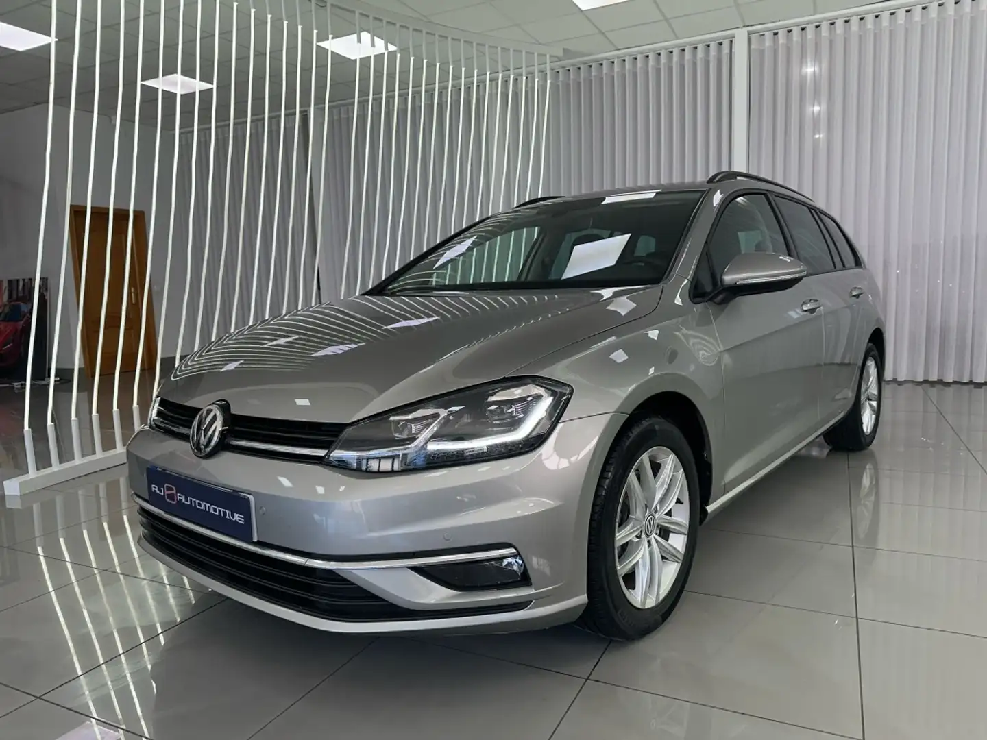 Volkswagen Golf Variant 1.6TDI Advance Gris - 1