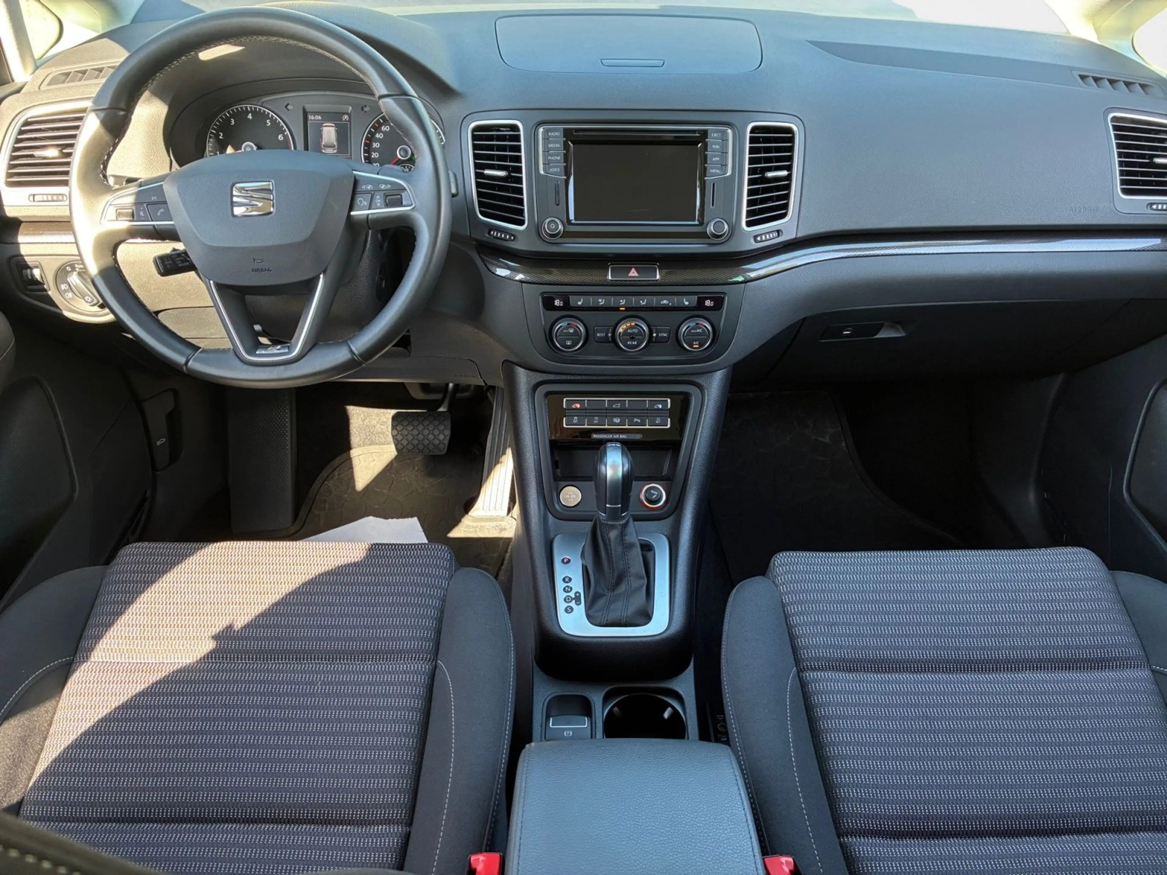 SEAT Alhambra 1.4 TSI DSG Xcellence Navi 7 Sitzer — photo 10