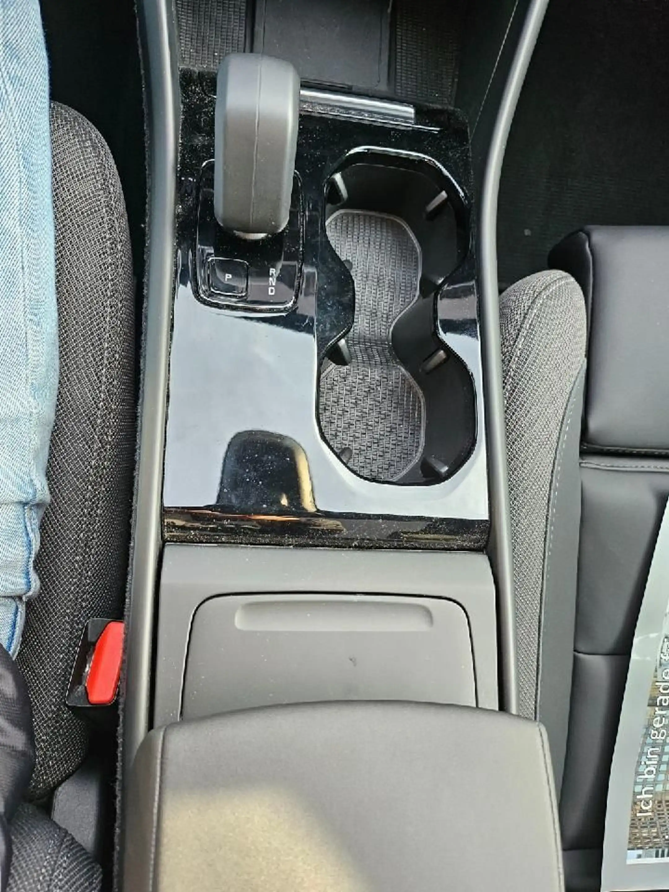 Volvo C40 Ultimate Recharge Pure Electric 2WD — photo 11