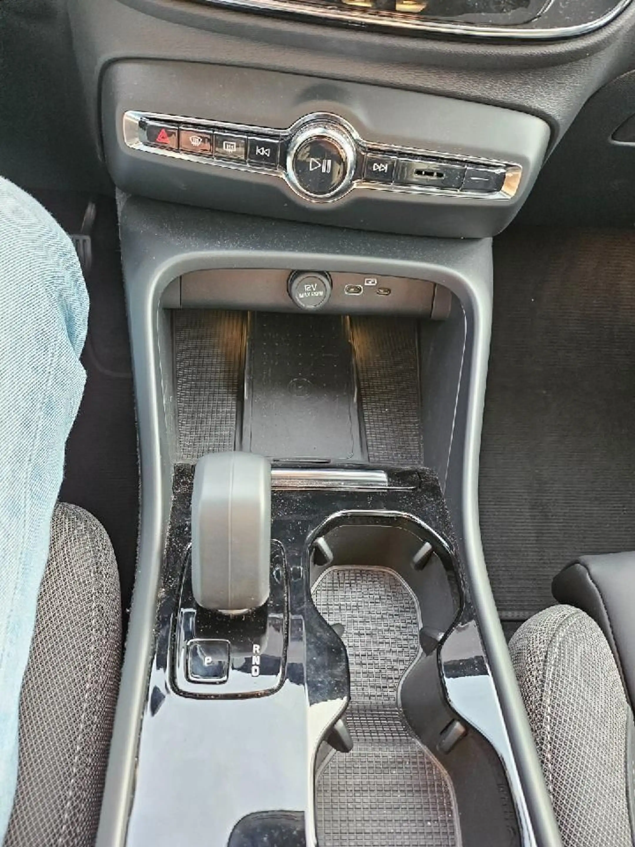 Volvo C40 Ultimate Recharge Pure Electric 2WD — photo 10