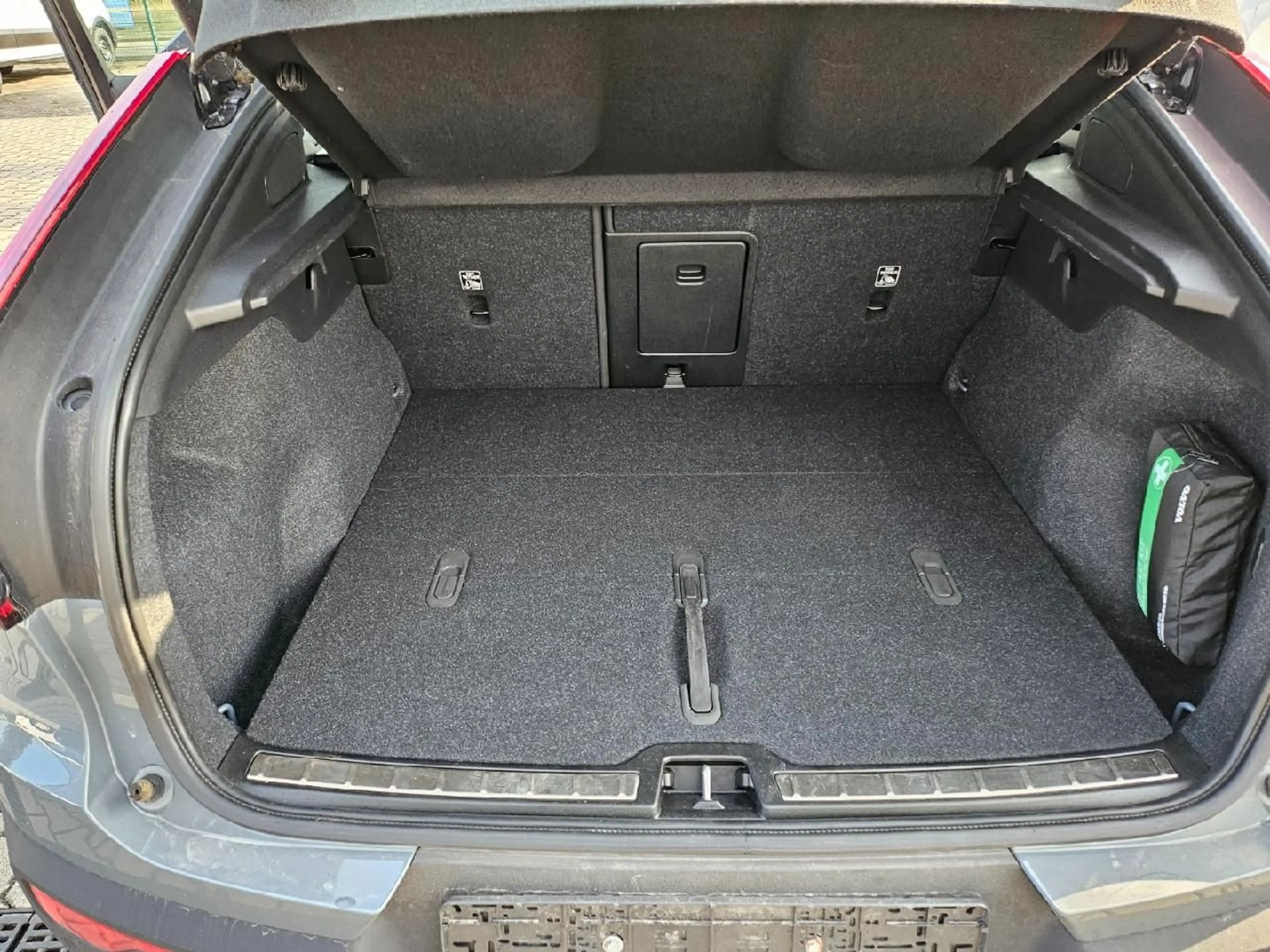 Volvo C40 Ultimate Recharge Pure Electric 2WD — photo 15