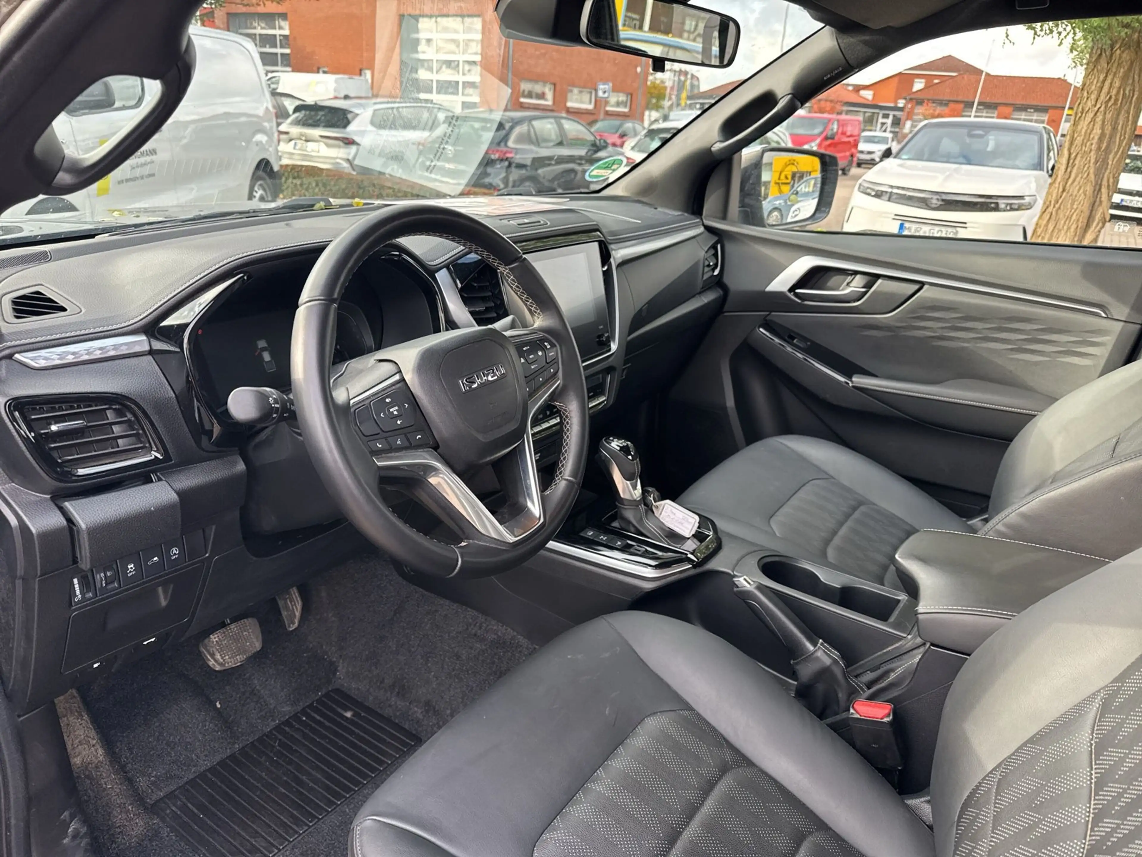 Isuzu D-Max D-Max Double Cab 4WD Autm. LSE — photo 11