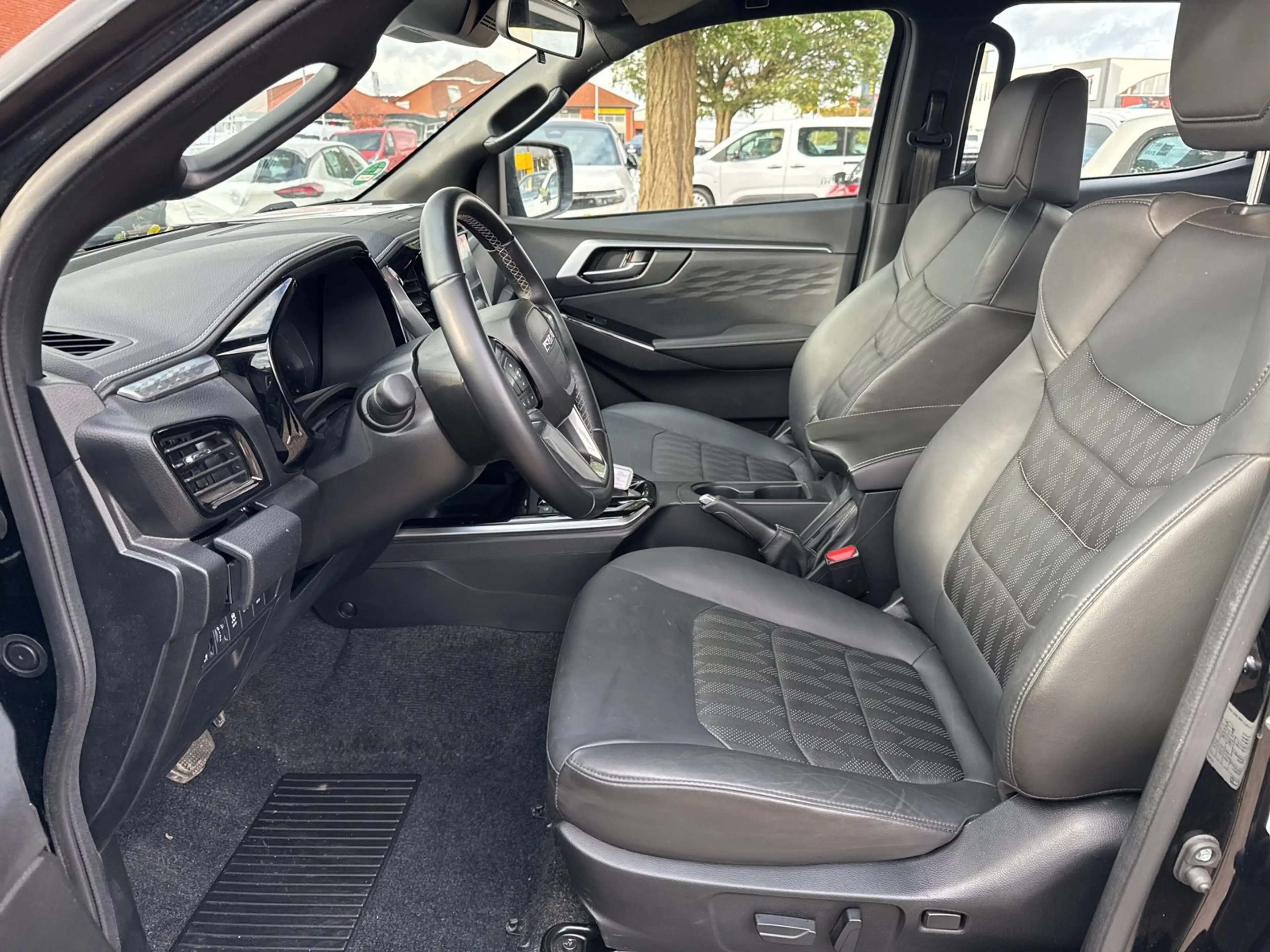 Isuzu D-Max D-Max Double Cab 4WD Autm. LSE — photo 12