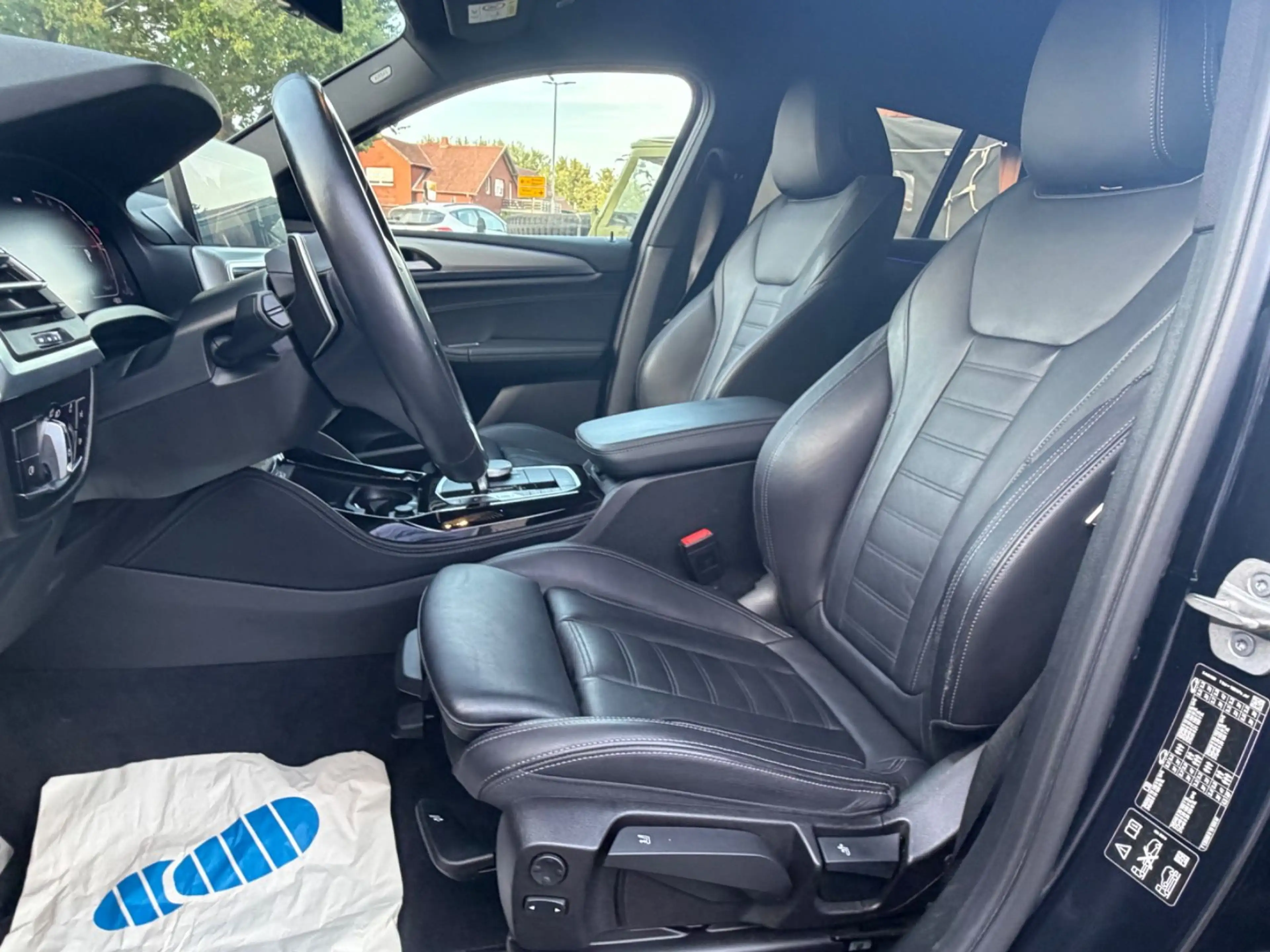BMW X4 xDrive 30 d M Sport LCI, AHK, BMW Display-Key — photo 9