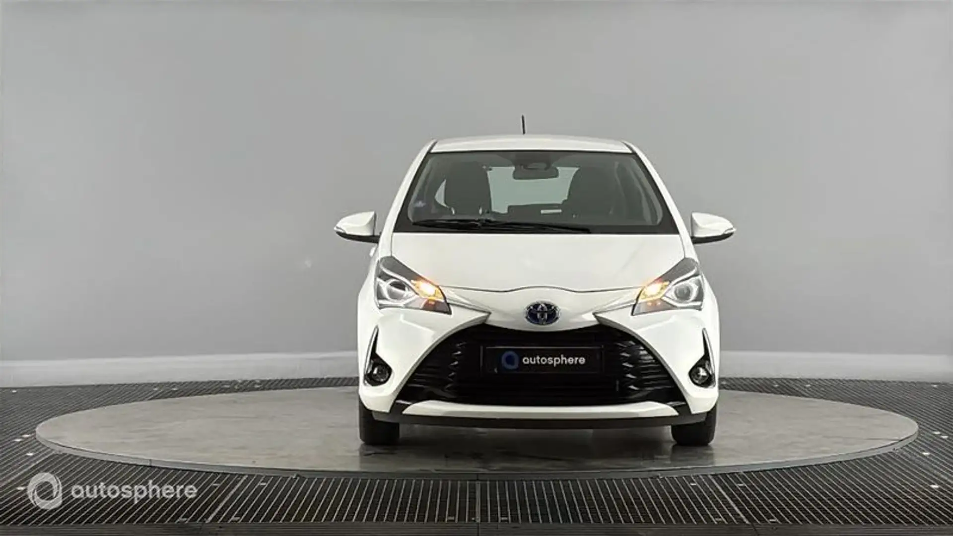 Toyota Yaris 100h Dynamic 5p RC19 - 2