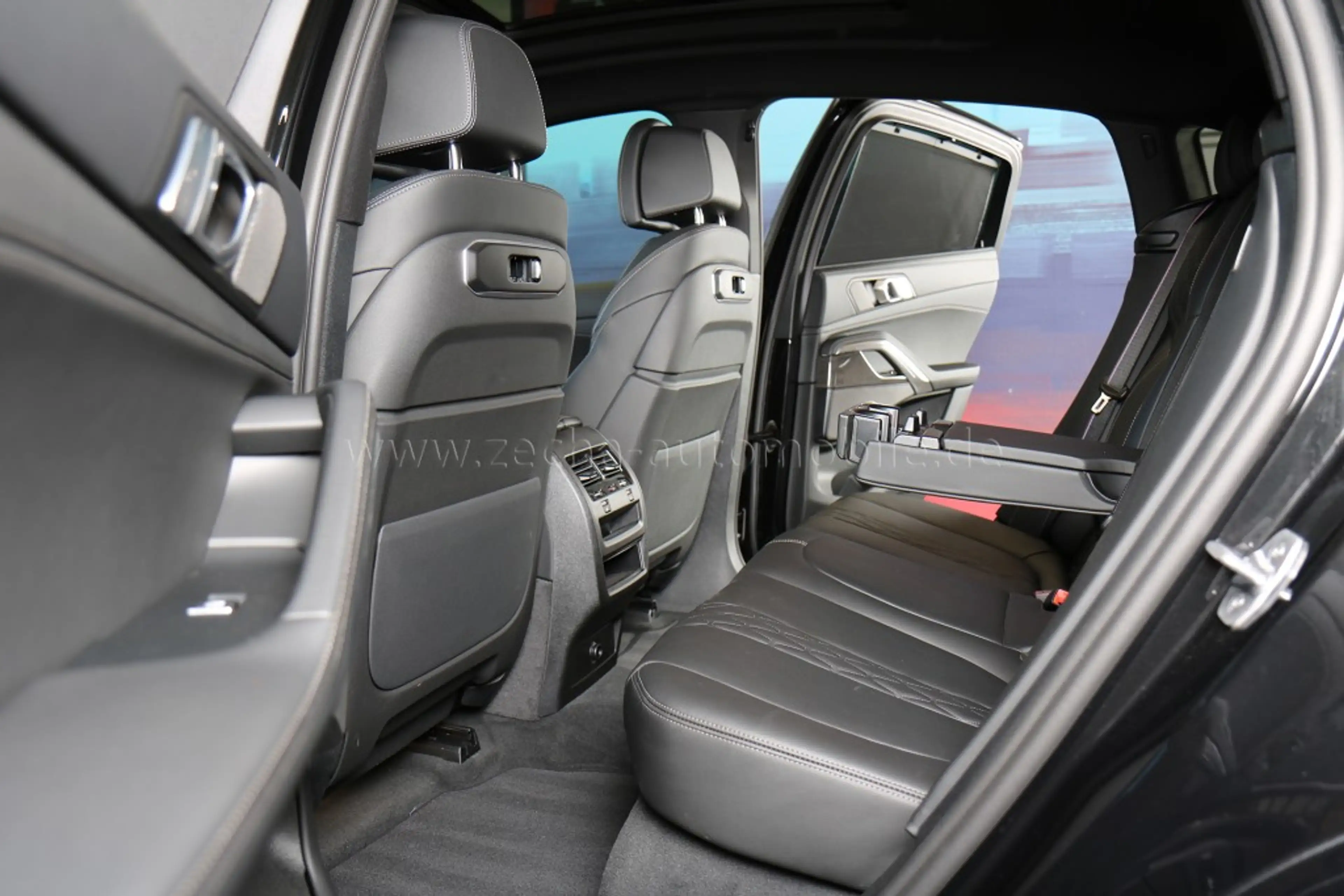 BMW X6 xDr.40d M-SportPRO.AHK.Panod.DrivProf.360° — photo 25