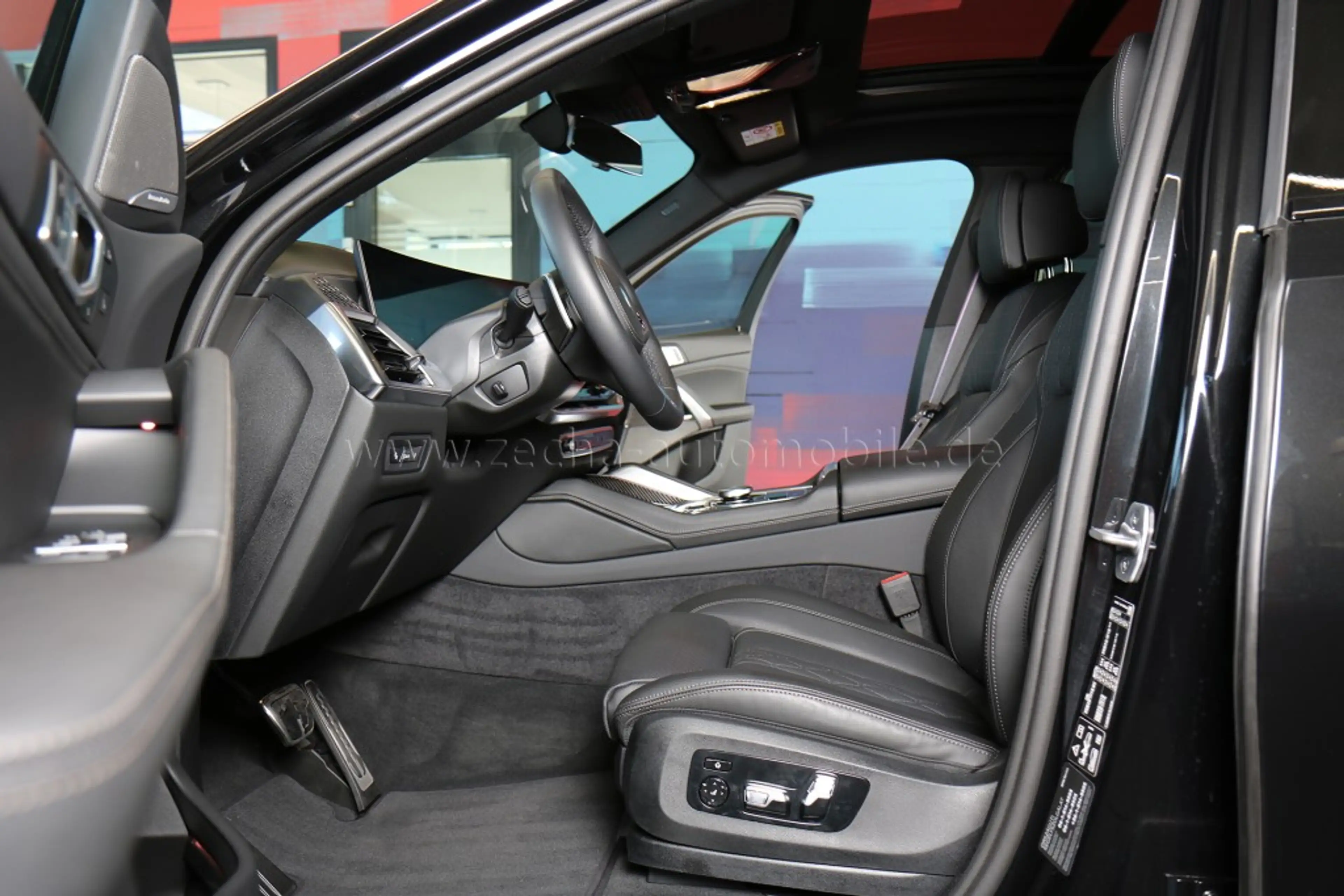 BMW X6 xDr.40d M-SportPRO.AHK.Panod.DrivProf.360° — photo 3