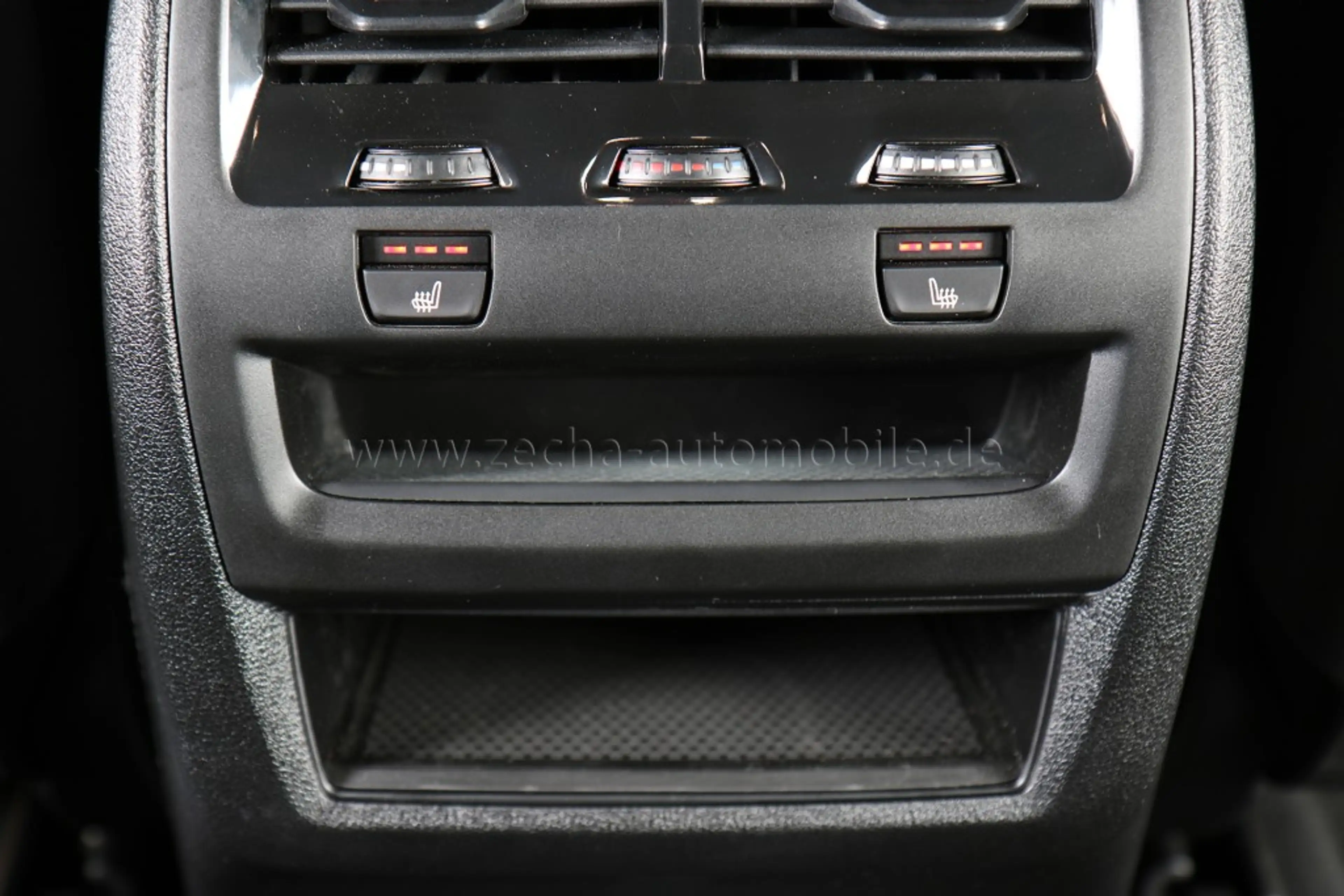 BMW X6 xDr.40d M-SportPRO.AHK.Panod.DrivProf.360° — photo 28