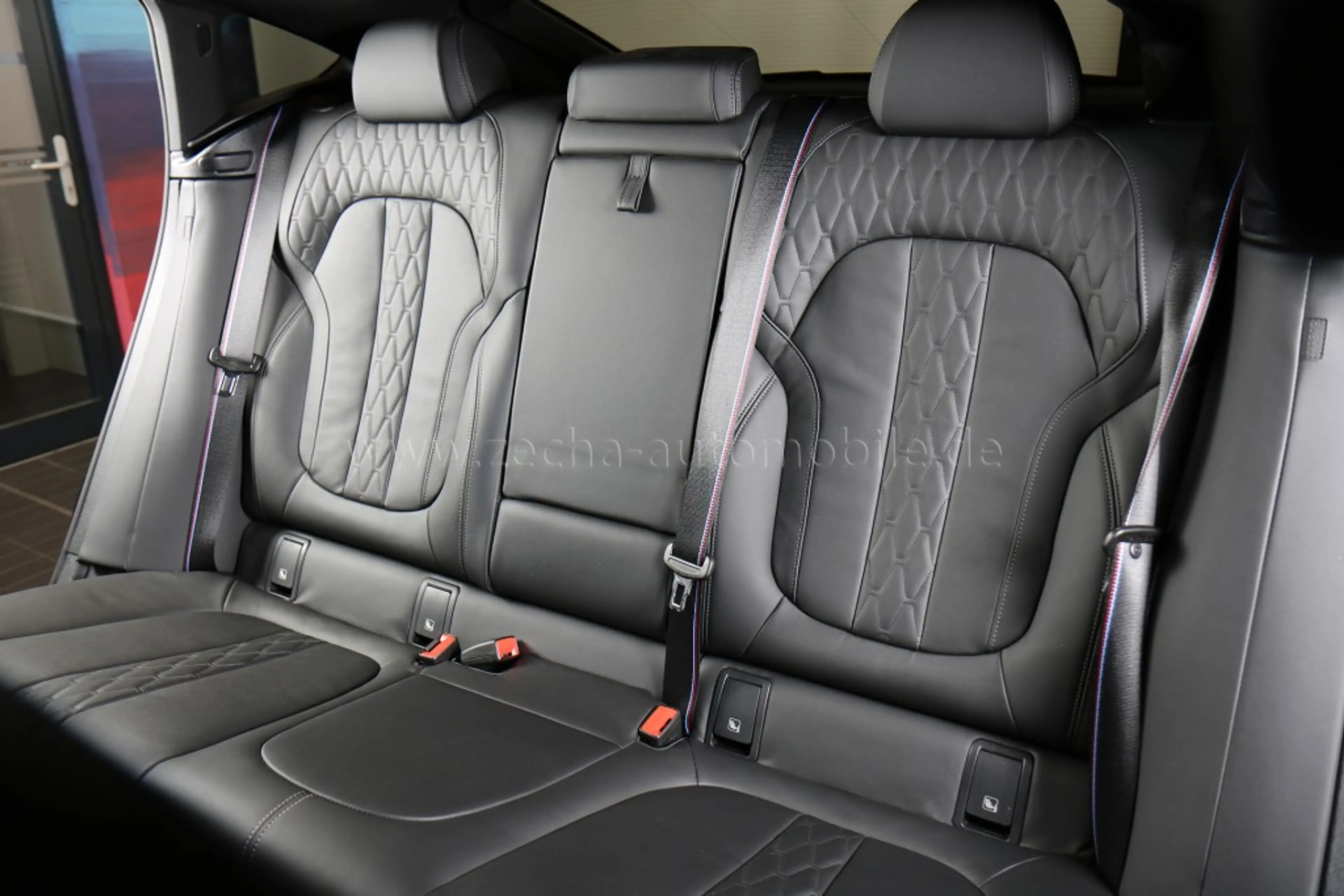 BMW X6 xDr.40d M-SportPRO.AHK.Panod.DrivProf.360° — photo 24