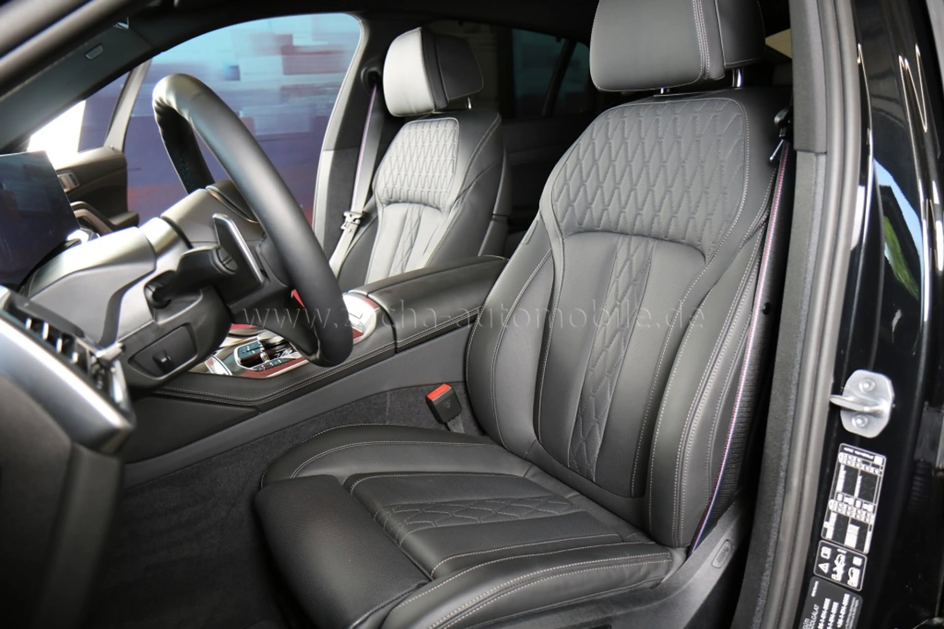 BMW X6 xDr.40d M-SportPRO.AHK.Panod.DrivProf.360° — photo 23