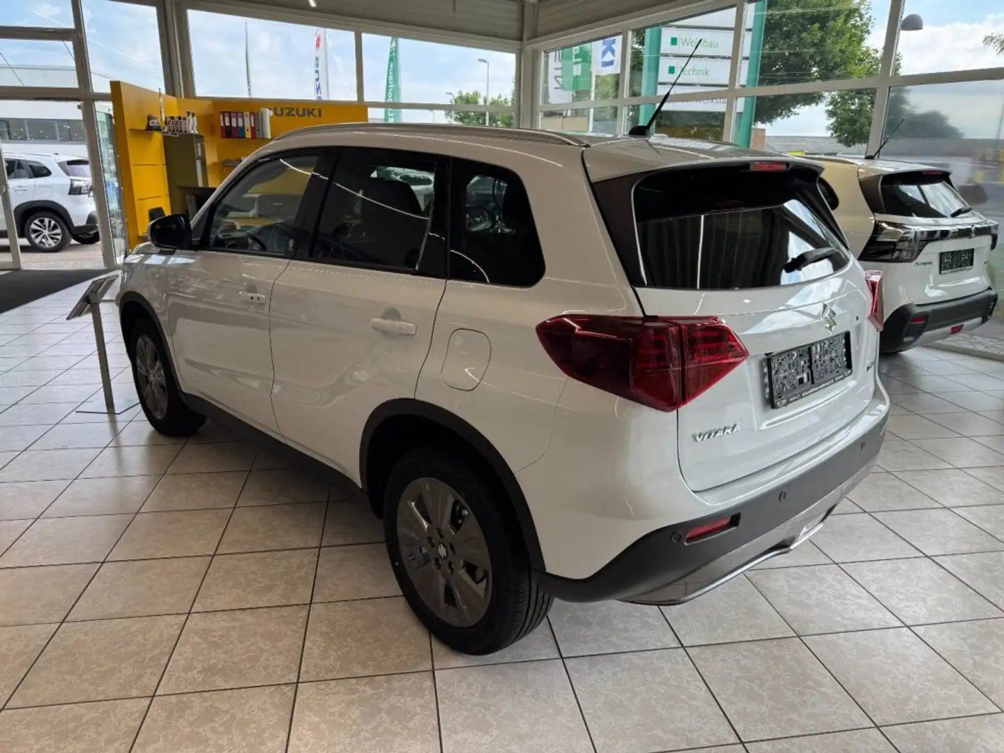 Suzuki Vitara 1.4 HYBRID shine Weiß - 2